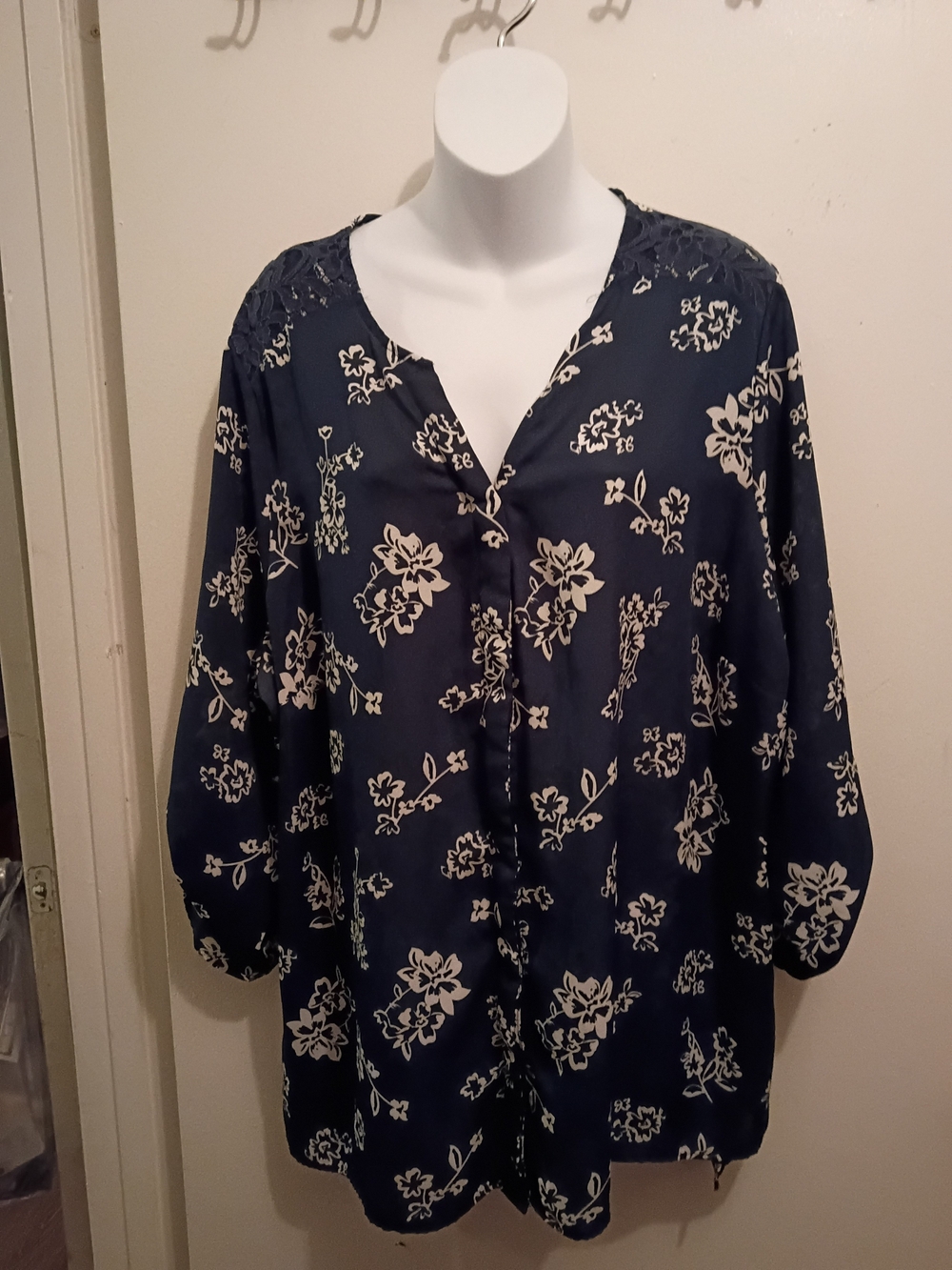 Terra & Sky Navy and Cream Floral Button-Front Tunic